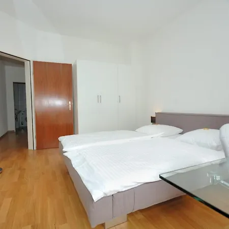 Апартаменты Amazing 2br Near - Lava *